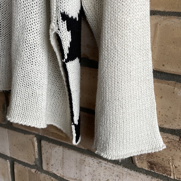 H&M Divided Star Sweater - L - Picture 4 of 7